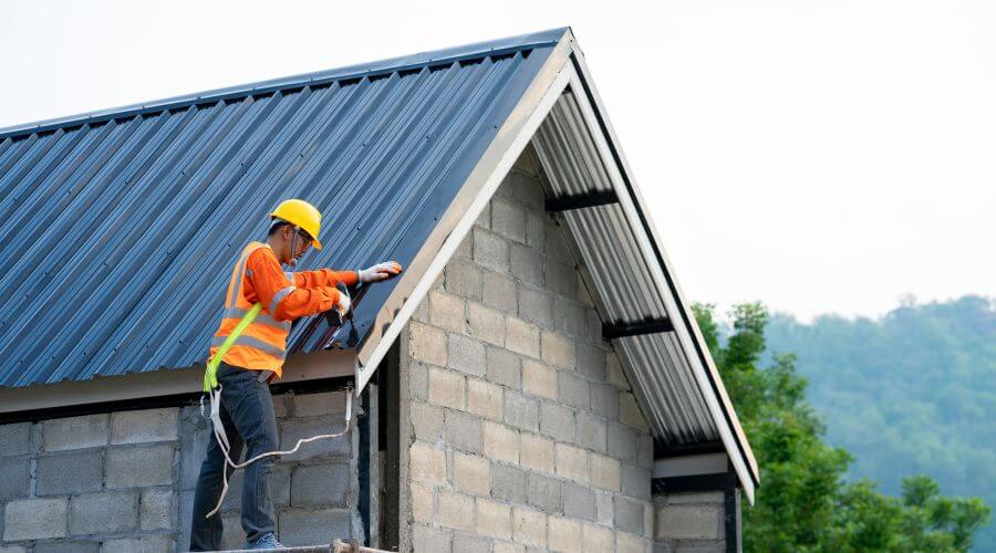 Professional gutter cleaning in Justiceburg, TX
